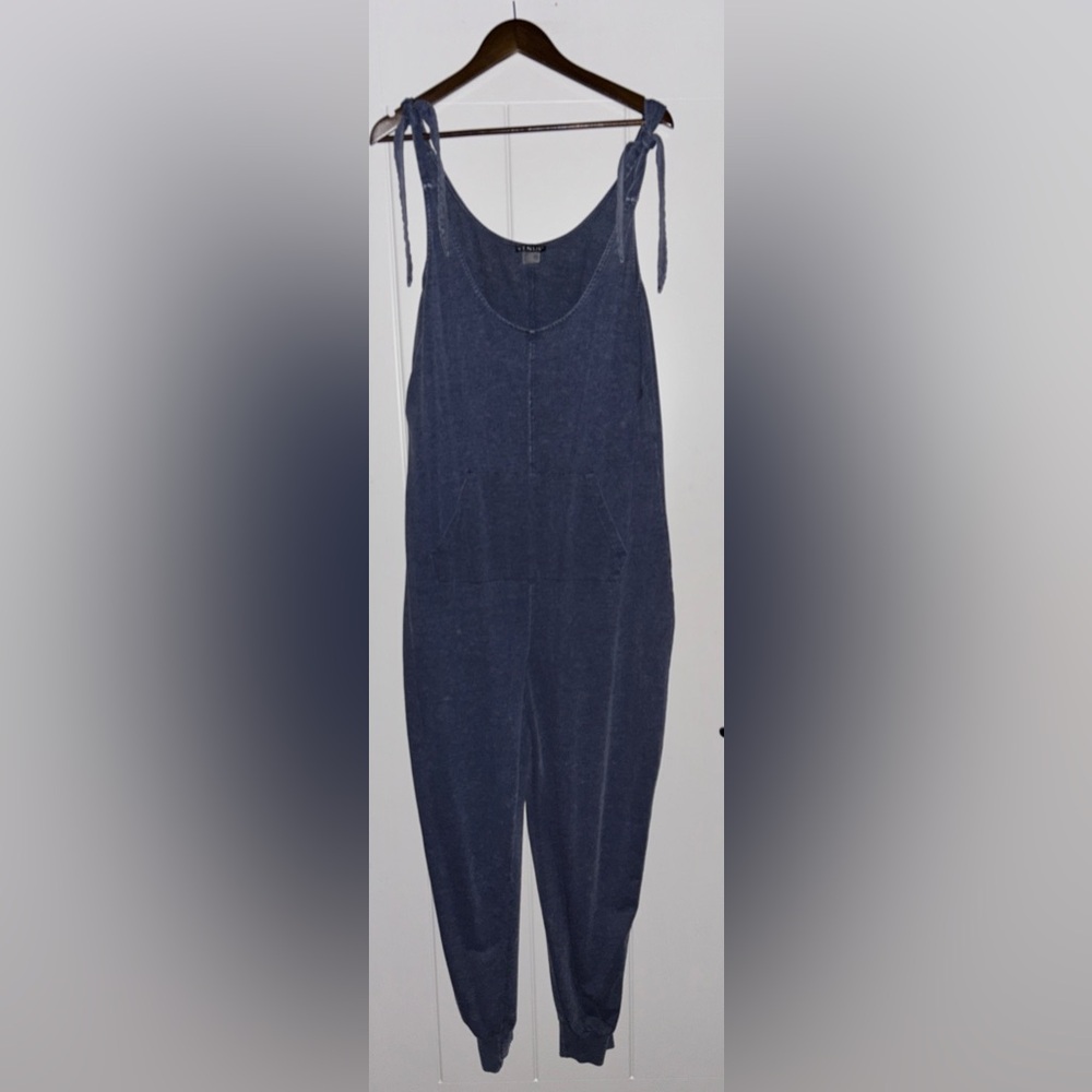 Venus Tie Shoulder Chambray Jumpsuit Size XL Summer Travel Beach Vacation Nature